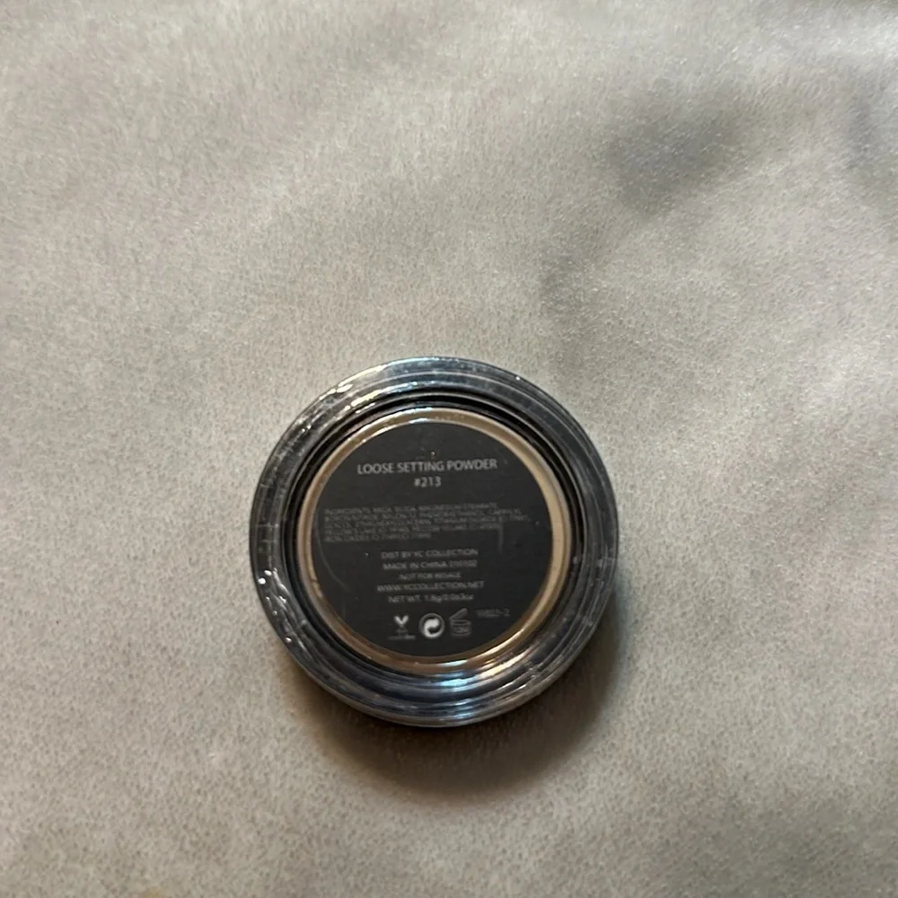 🆕 YC collection loose setting powder #213 NWT